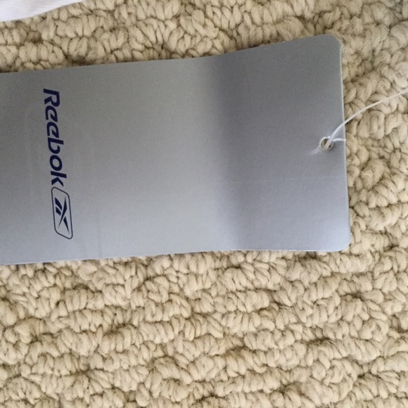 Women’s Size Medium Adidas Reebok T-Shirt Set - Picture 3 of 6